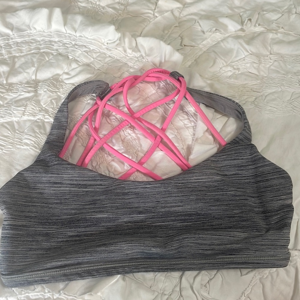 Lululemon sports bra